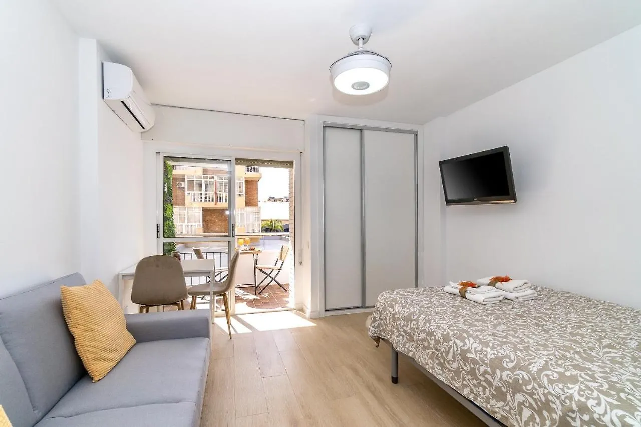 797 Holiday Rentals - Comodo Estudio En Agata Con Terraza Benalmádena 0*,  Espanha
