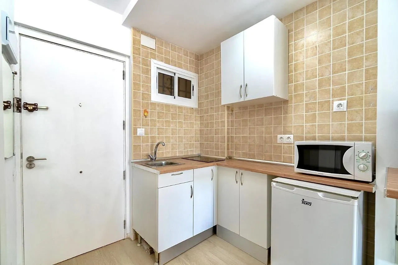 דירה בנאלמדנה 797 Holiday Rentals - Comodo Estudio En Agata Con Terraza ספרד
