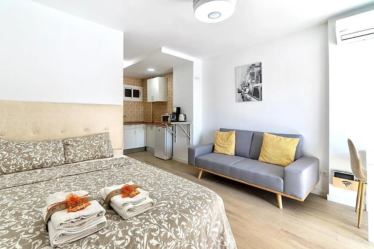 בנאלמדנה 797 Holiday Rentals - Comodo Estudio En Agata Con Terraza 0*,
